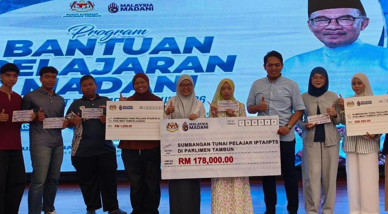 PROGRAM BANTUAN PELAJARAN MADANI PARLIMEN TAMBUN SALUR RM178,000 KEPADA 230 PELAJAR IPT