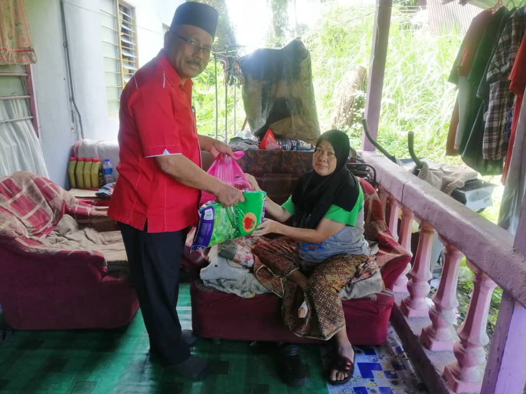BERSATU PARIT BUNTAR ZAHIR TAHNIAH PADA KKM