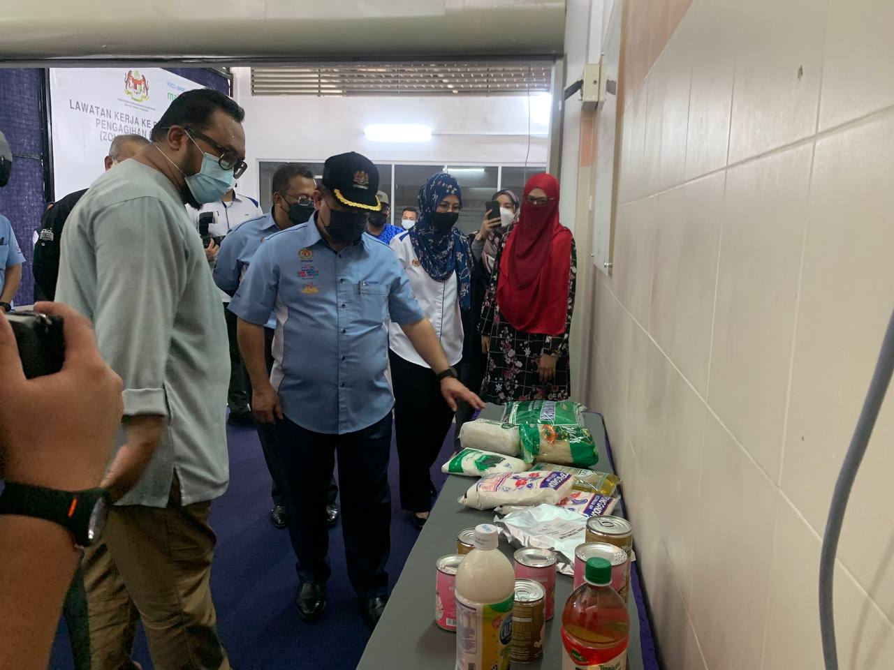 FOOD BANK SELAMATKAN MAKANAN TAMAT TEMPOH