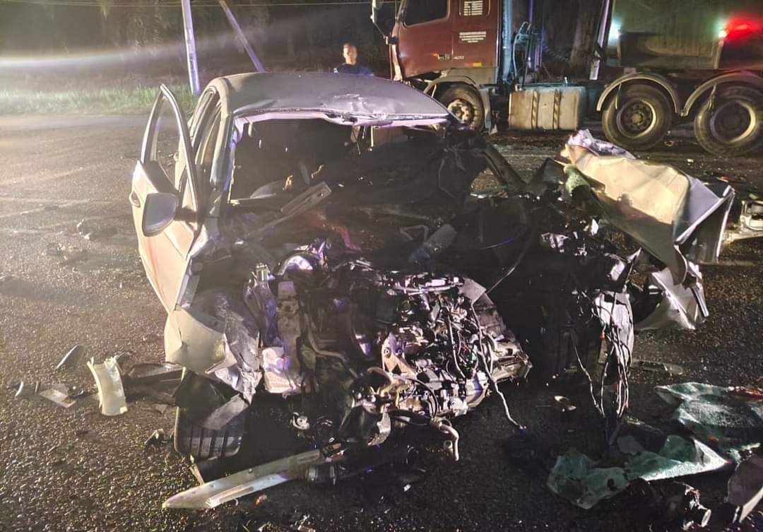 Tidak sempat rai hari jadi, tiga lelaki maut kereta bertembung lori tangki