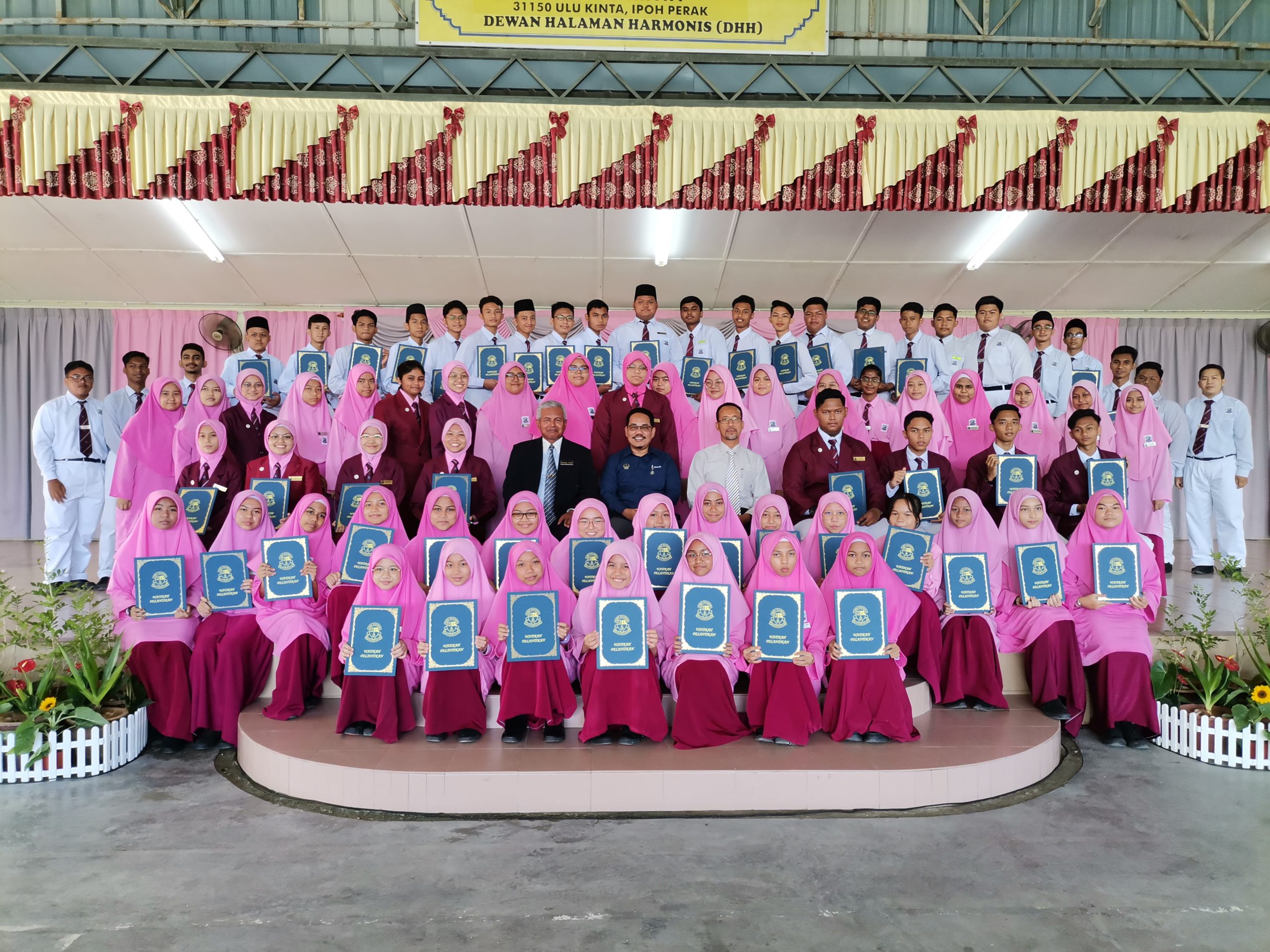 282 pelajar SMK Ulu Kinta terima watikah pelantikan pemimpin