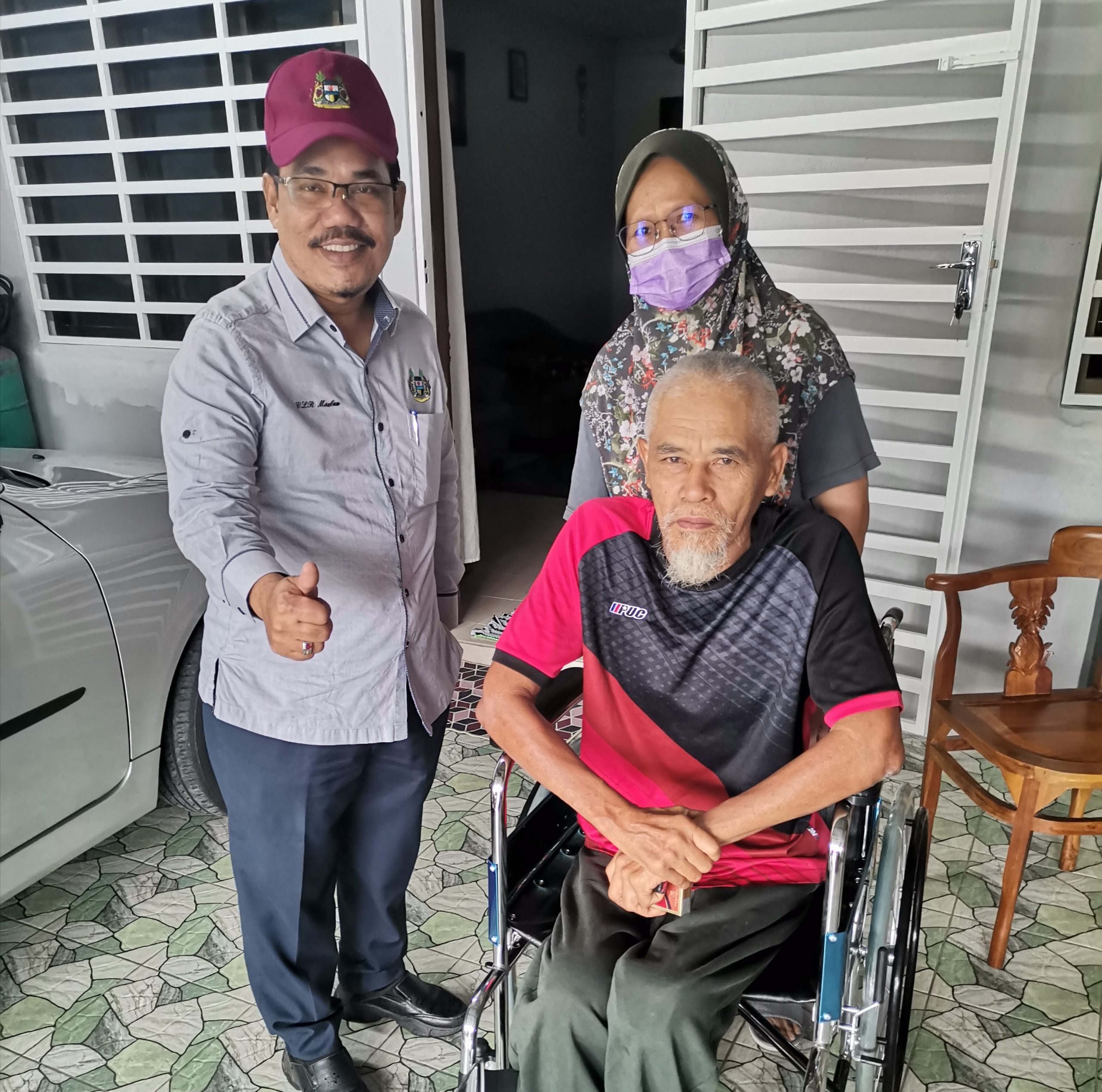 Gembira terima kerusi roda pemberian Ketua Whip MBI