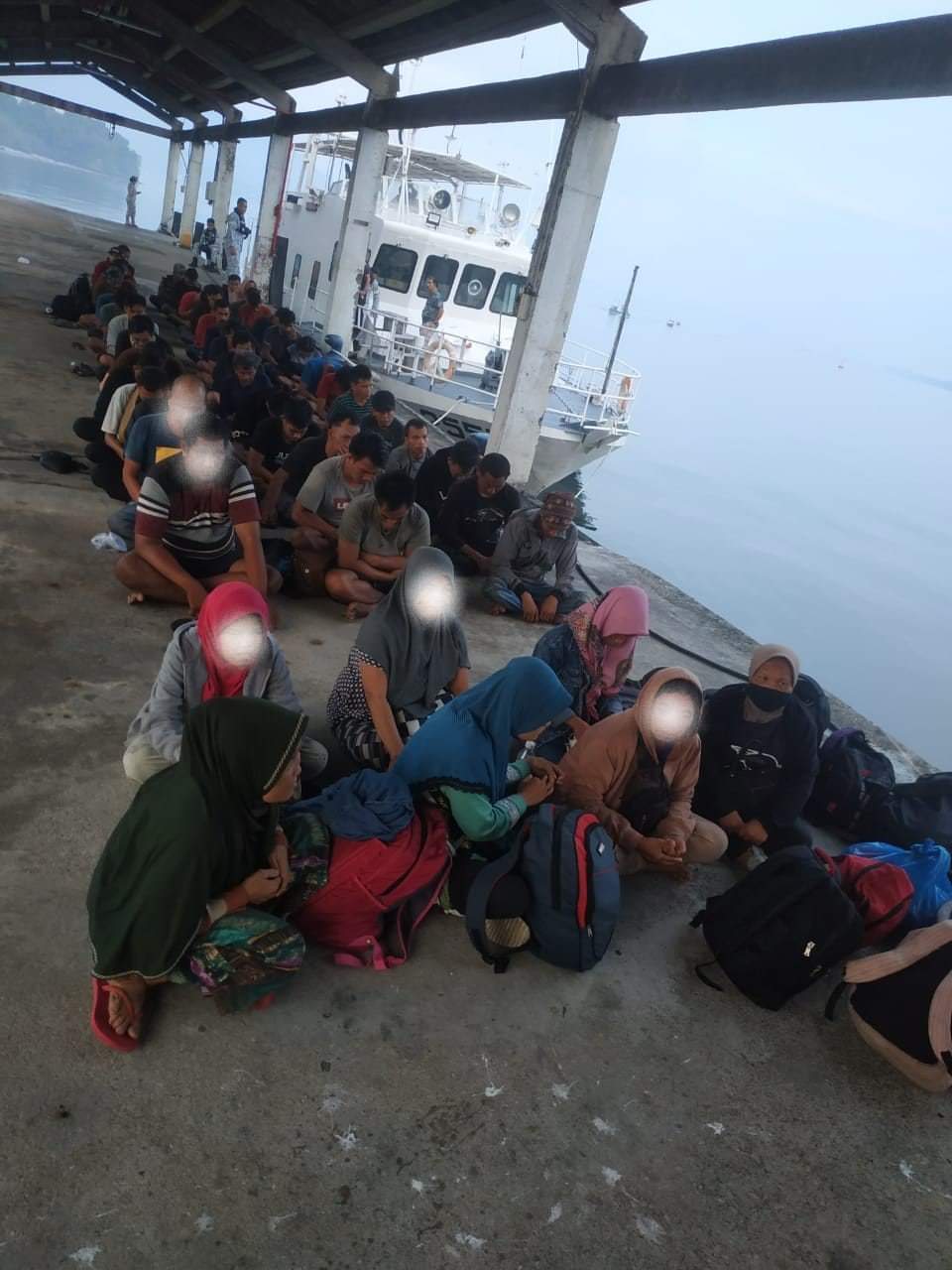 61 PATI termasuk tekong dan pembantu tekong ditahan dalam bot dekat Pulau Talang