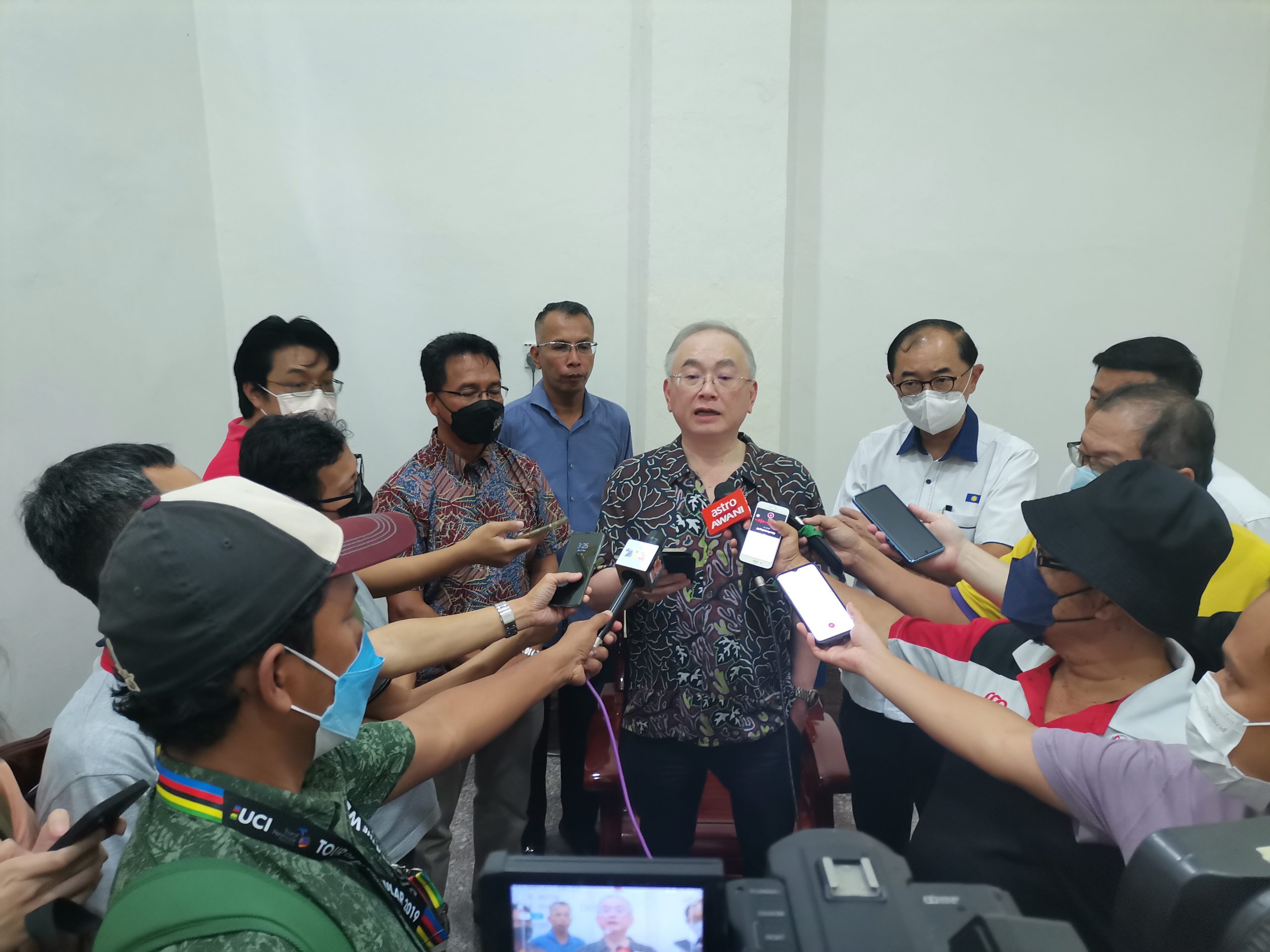 Helikopter Eurocopter dikhuatiri hilang di hutan Bidor