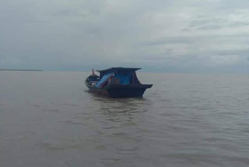 40 PATI Indonesia cuba pulang secara haram ditahan selepas bot rosak