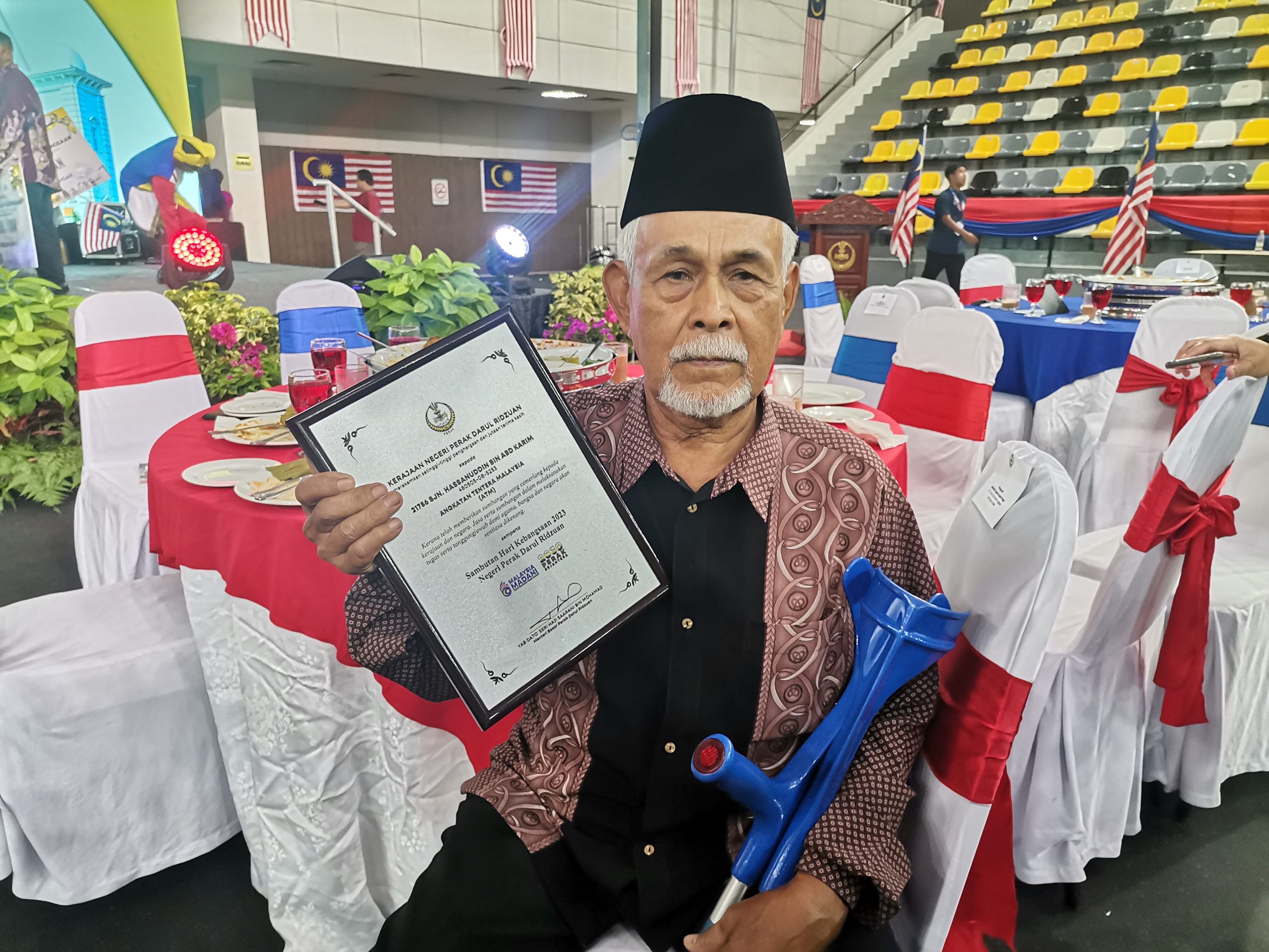 Wira negara hilang kaki demi pertahankan negara tercinta 45 tahun lalu diberi penghargaan