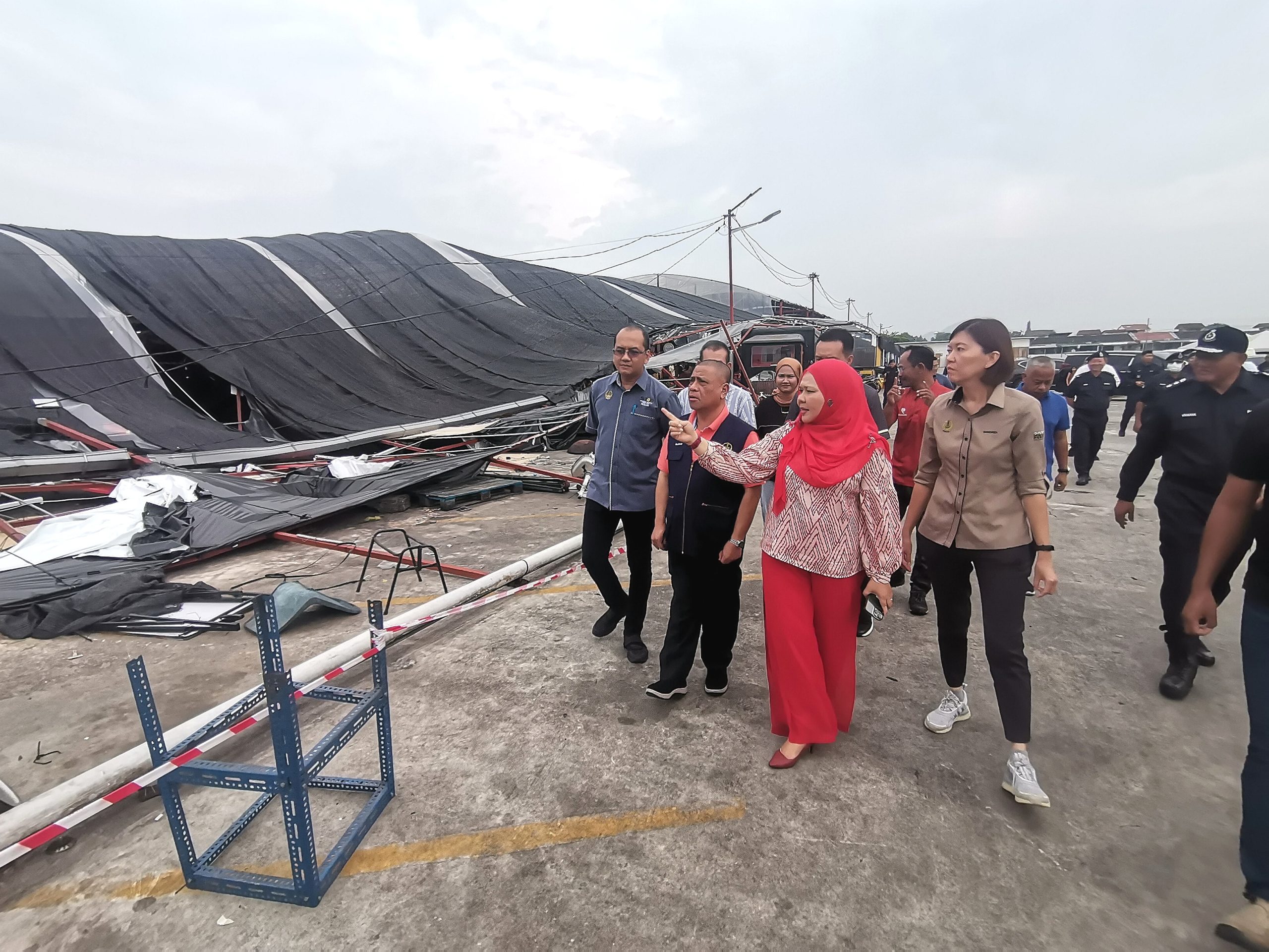 36 peniaga Ipoh Night Market mangsa ribut terima bantuan wang ihsan RM1,000 dari kerajaan negeri