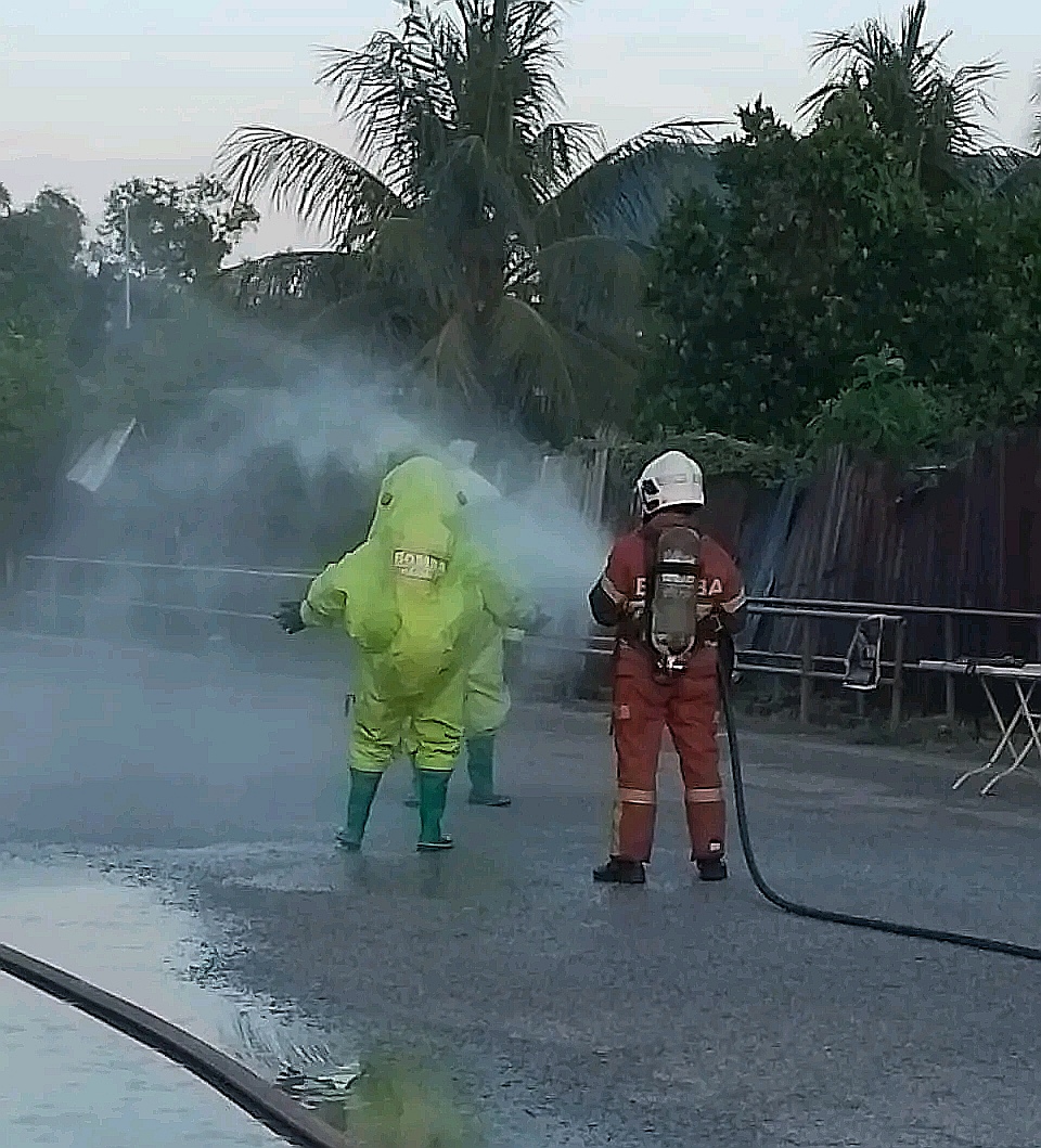 Dua pekerja sesak nafas, gas ammonia kilang ais bocor