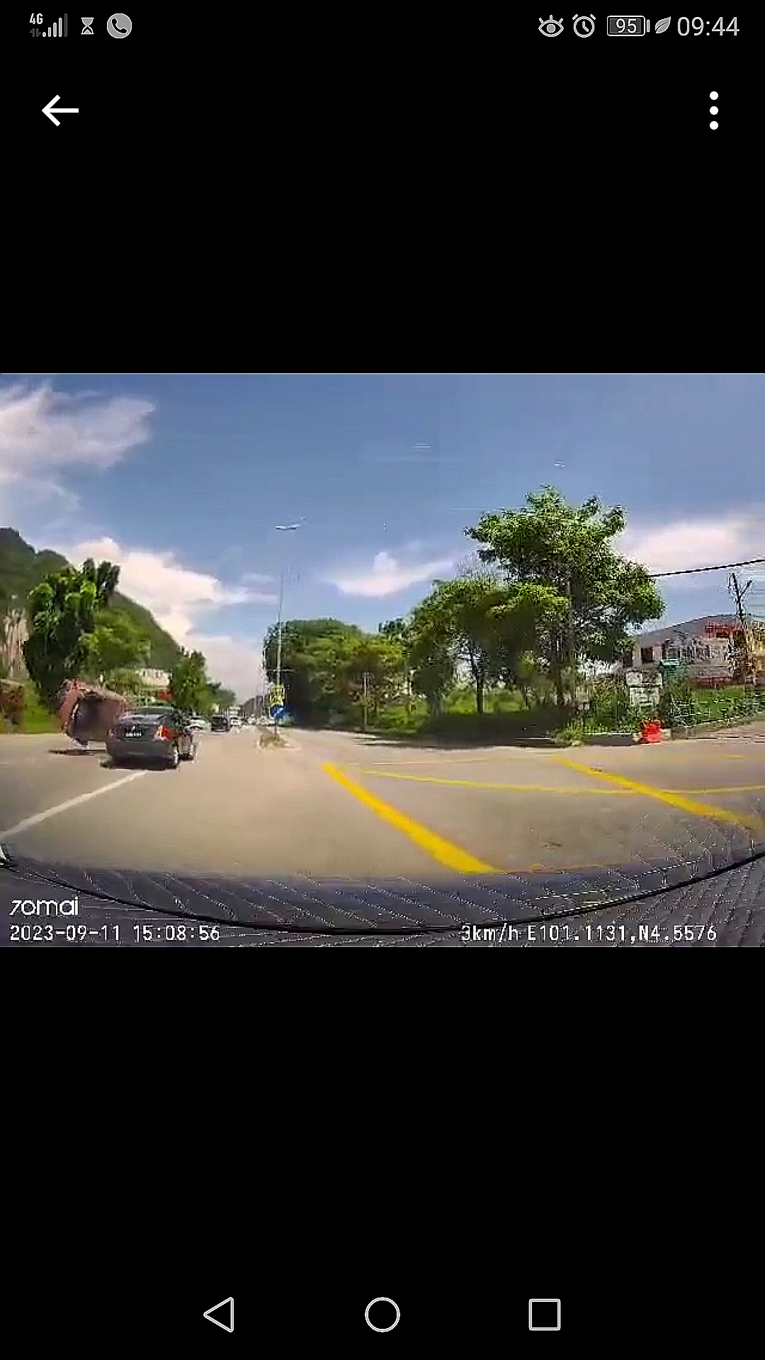 Pemandu Nissan Almera disaman, pemandu Perodua Axia cedera