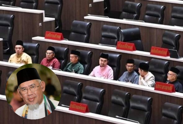 TAHNIAH WAKIL RAKYAT MENAMPILKAN PAKAIAN KEBUDAYAAN MELAYU DI PARLIMEN THAILAND