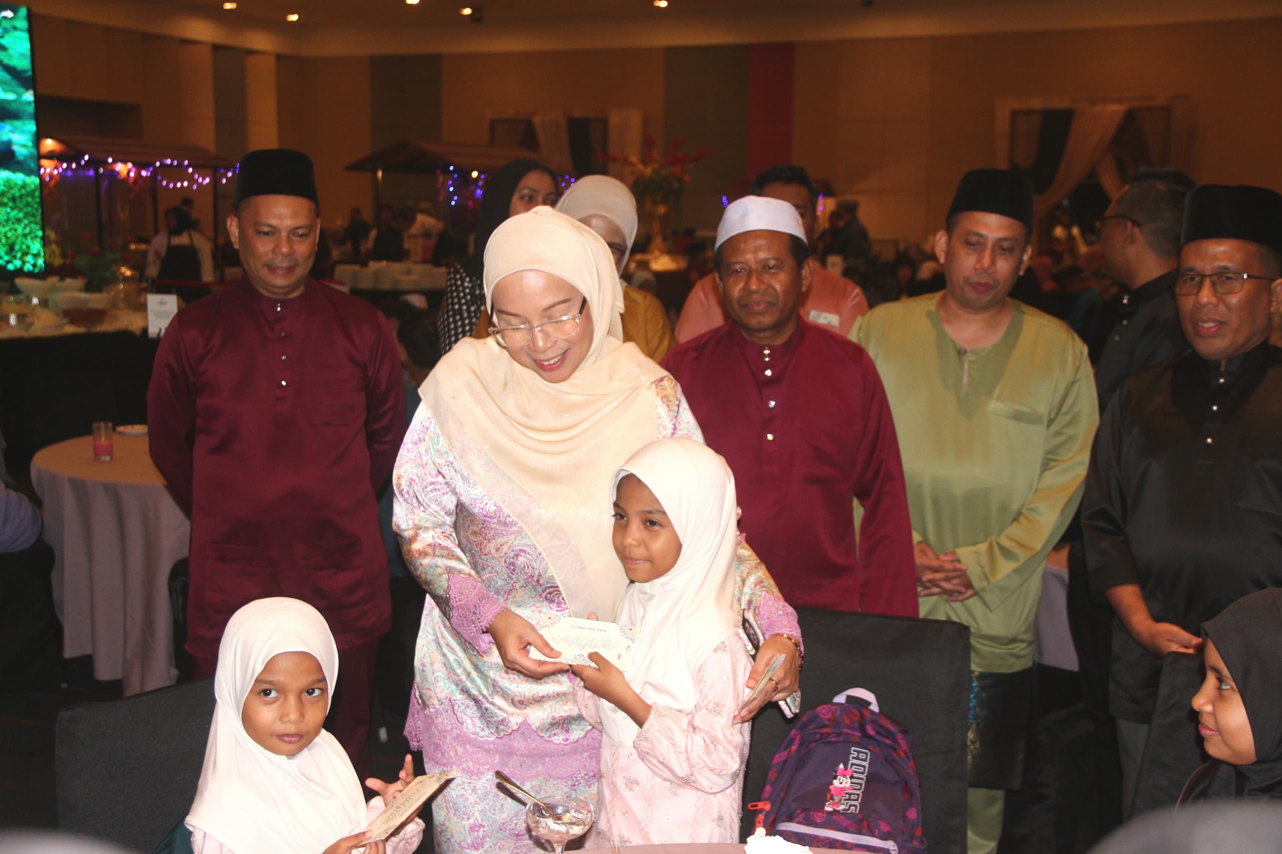 HOTEL CASUARINA @ MERU BERKONGSI REZEKI MERAIKAN 50 ANAK-ANAK YATIM